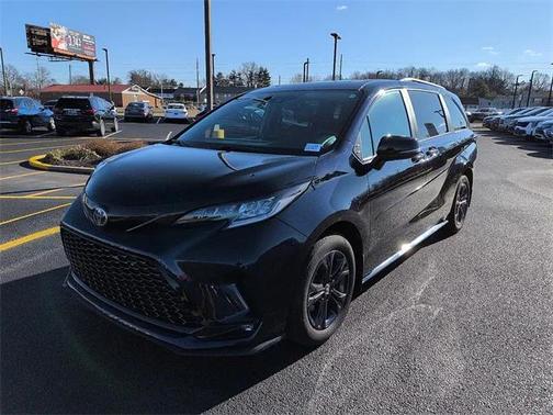 2025 Toyota Sienna XSE 7 Passenger