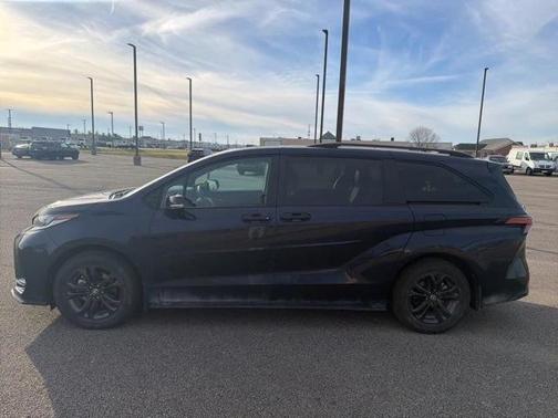 2025 Toyota Sienna XSE 7 Passenger