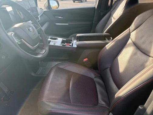 2025 Toyota Sienna XSE 7 Passenger