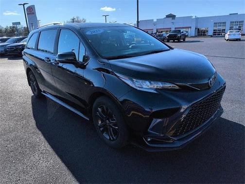 2025 Toyota Sienna XSE 7 Passenger