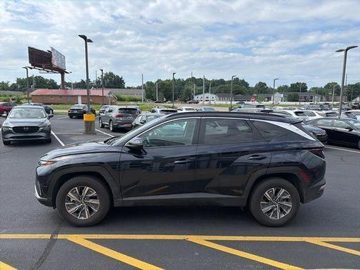Deep Sea 2023 Hyundai TUCSON Hybrid Blue