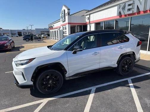 2024 Toyota RAV4 Hybrid SE