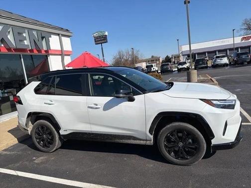 2024 Toyota RAV4 Hybrid SE