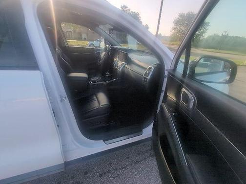 Glacial White Pearl 2023 Kia Sorento SX