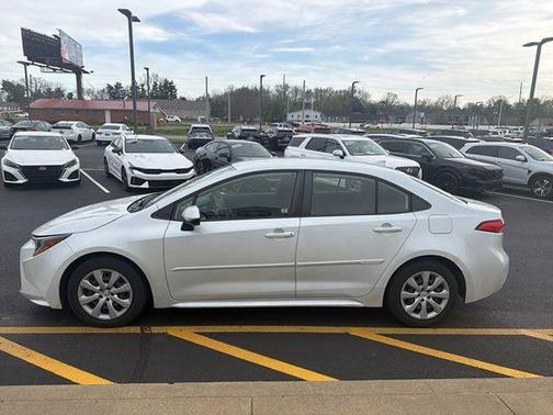 Wind Chill Pearl 2022 Toyota Corolla LE