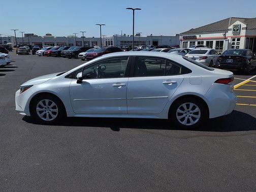 Wind Chill Pearl 2022 Toyota Corolla LE
