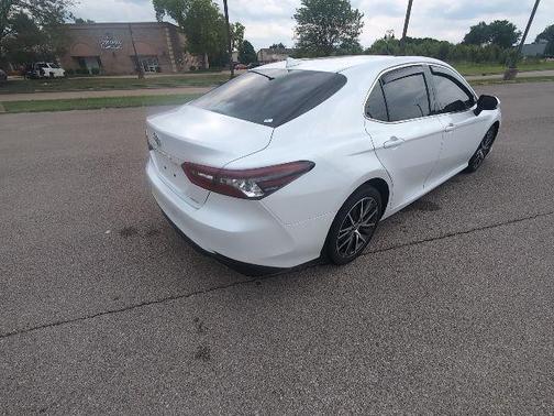 Pearl 2023 Toyota Camry XLE