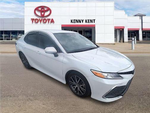 Pearl 2023 Toyota Camry XLE