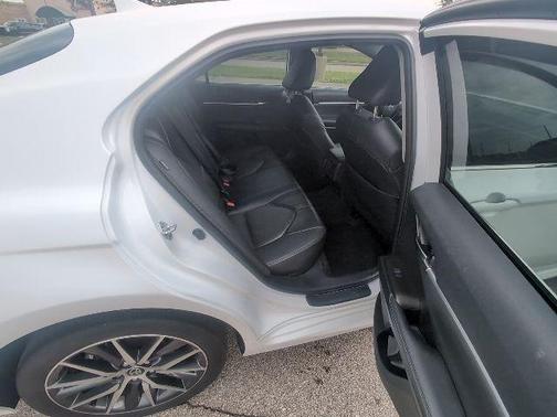 Pearl 2023 Toyota Camry XLE