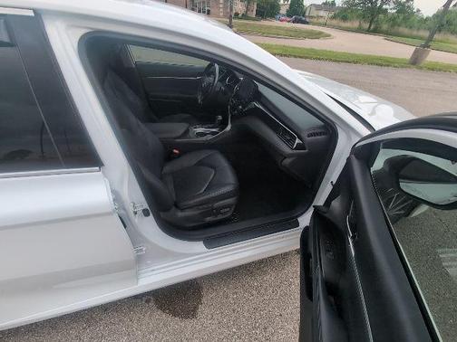 Pearl 2023 Toyota Camry XLE