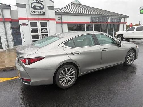 2021 Lexus ES 250 Base