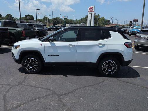 Bright White 2025 Jeep Compass Trailhawk