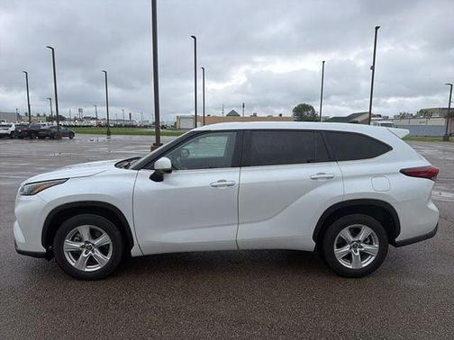 Wind Chill Pearl 2023 Toyota Highlander LE