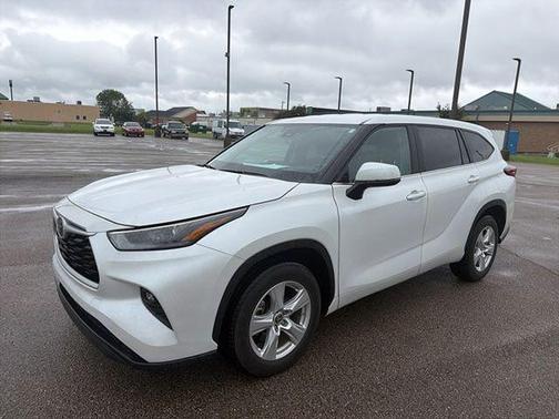 Wind Chill Pearl 2023 Toyota Highlander LE