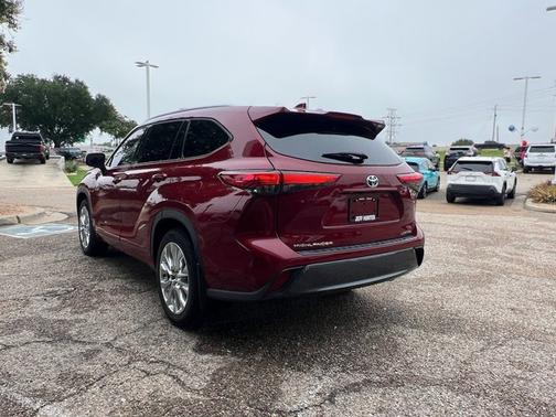 2023 Toyota Highlander Hybrid Limited