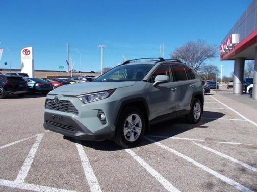 2021 Toyota RAV4 XLE
