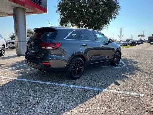 2020 Kia Sorento LX