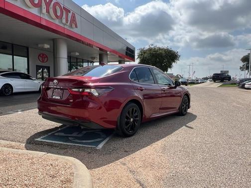 2022 Toyota Camry LE