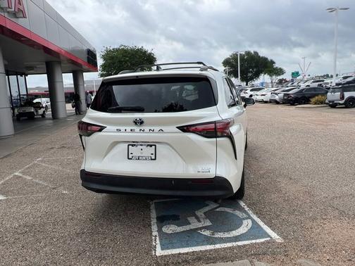2021 Toyota Sienna XLE