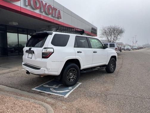 2020 Toyota 4Runner Venture