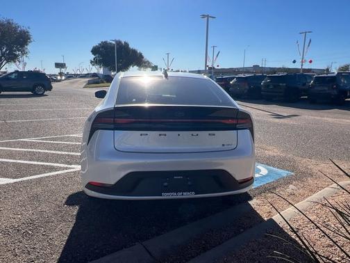 2023 Toyota Prius LE