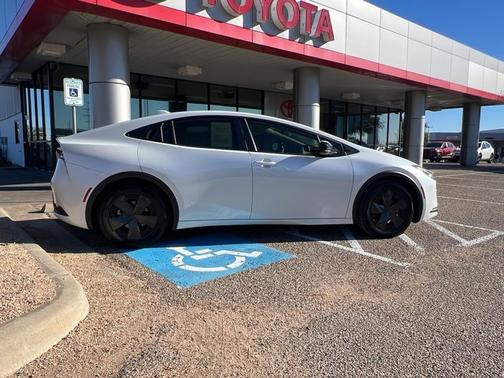 2023 Toyota Prius LE