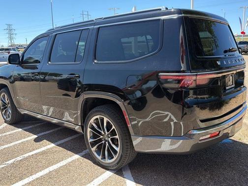 Diamond Black Crystal Pearlcoat 2022 Jeep Wagoneer Series III