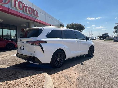 2022 Toyota Sienna XSE
