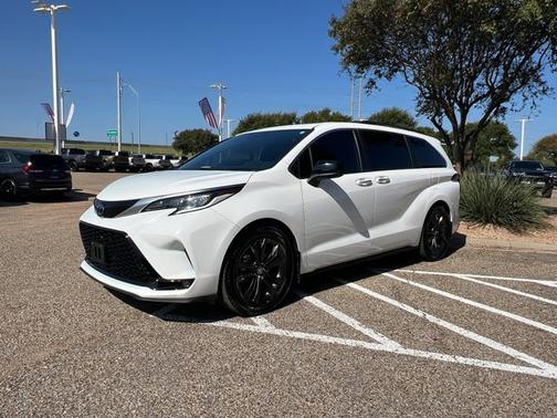 2022 Toyota Sienna XSE