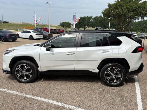 Wind Chill Pearl/Midnight Black Metallic 2025 Toyota RAV4 Plug-In Hybrid XSE