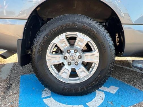 2017 Nissan Titan SV