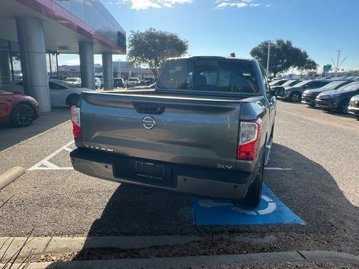 2017 Nissan Titan SV