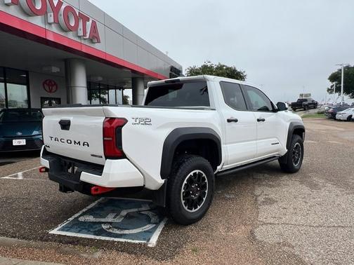 2024 Toyota Tacoma TRD Off Road