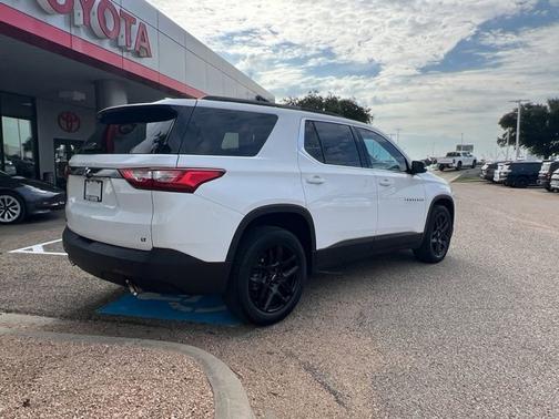 2021 Chevrolet Traverse LT Cloth