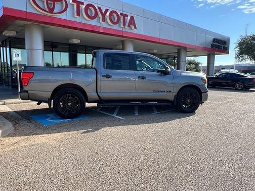 2018 Nissan Titan SV