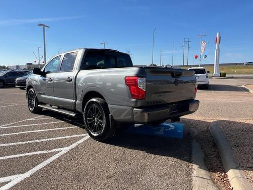 2018 Nissan Titan SV