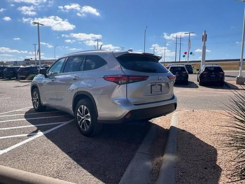 2021 Toyota Highlander Hybrid XLE