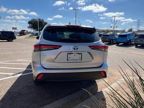2021 Toyota Highlander Hybrid XLE