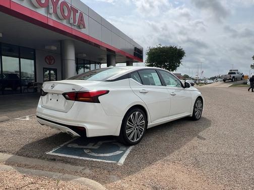 2025 Nissan Altima SL