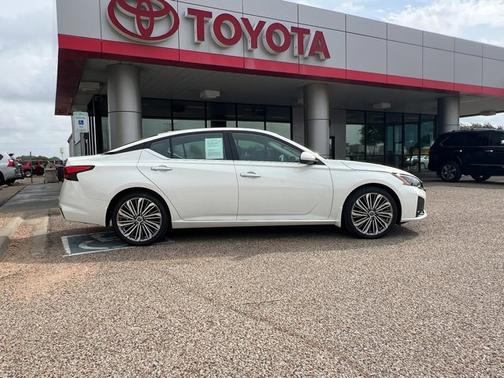 2025 Nissan Altima SL