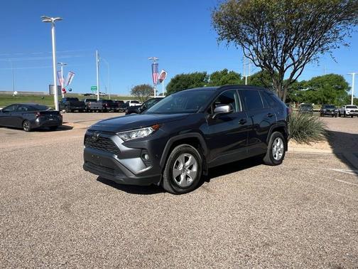 2020 Toyota RAV4 XLE