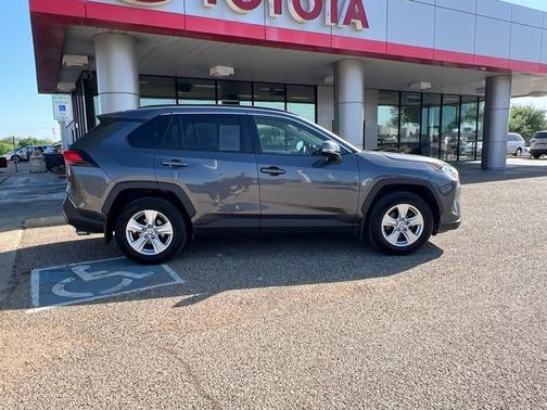 2020 Toyota RAV4 XLE