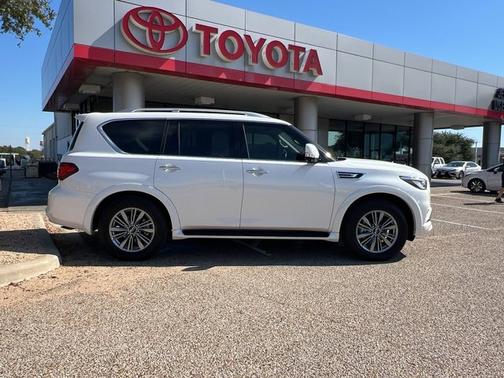 2021 INFINITI QX80 LUXE