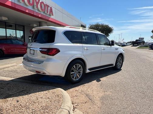 2021 INFINITI QX80 LUXE