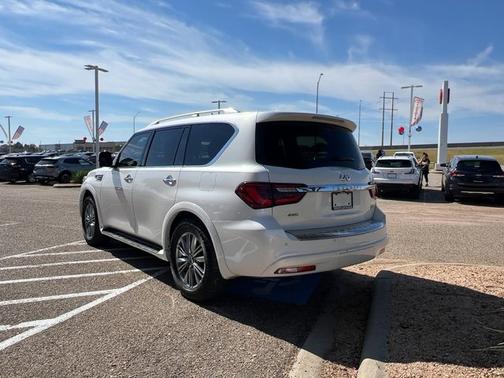 2021 INFINITI QX80 LUXE