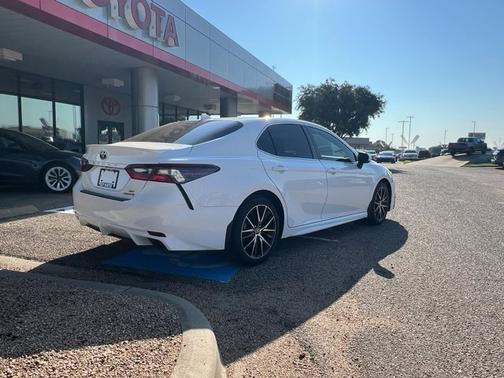 2022 Toyota Camry SE