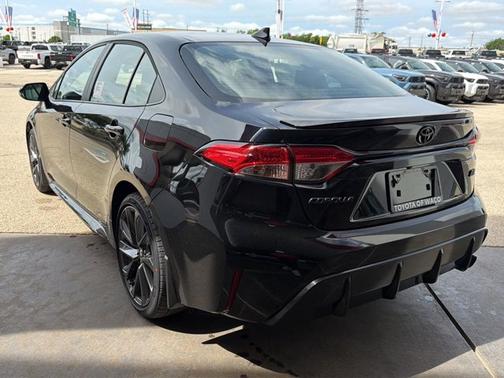Midnight Black Metallic 2026 Toyota Corolla SE