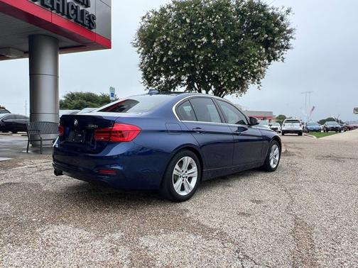 2018 BMW 330 i