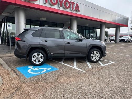 2020 Toyota RAV4 Hybrid XLE