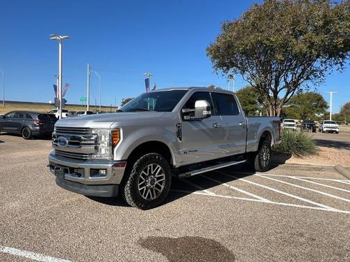 2017 Ford F-250 4WD Lariat Crew Cab